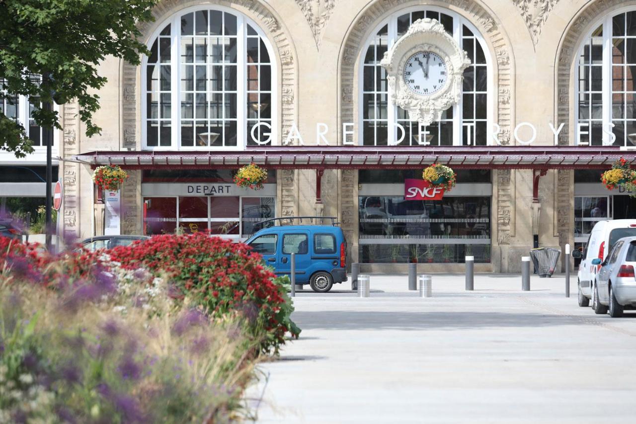 Appartement Cozy Avec Stationnement Gratuit Saint-André-les-Vergers Dış mekan fotoğraf